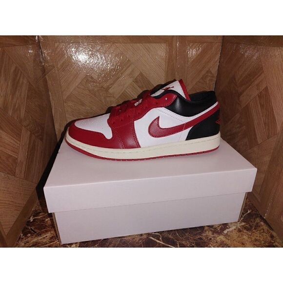 New Jordan 1 women's White Gym Red 2022 - DC0774-160 size 8.5 - Picture 2 of 10